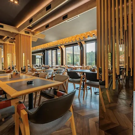 Royal Mountain 酒店