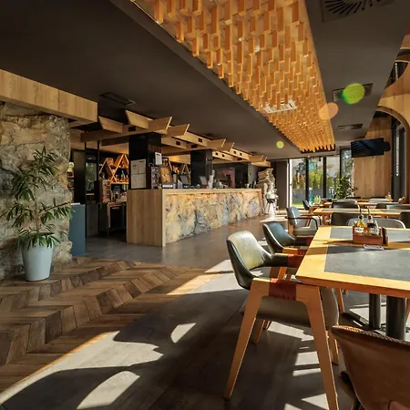 Royal Mountain Hotel 4*