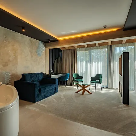 Royal Mountain Hotel 4*